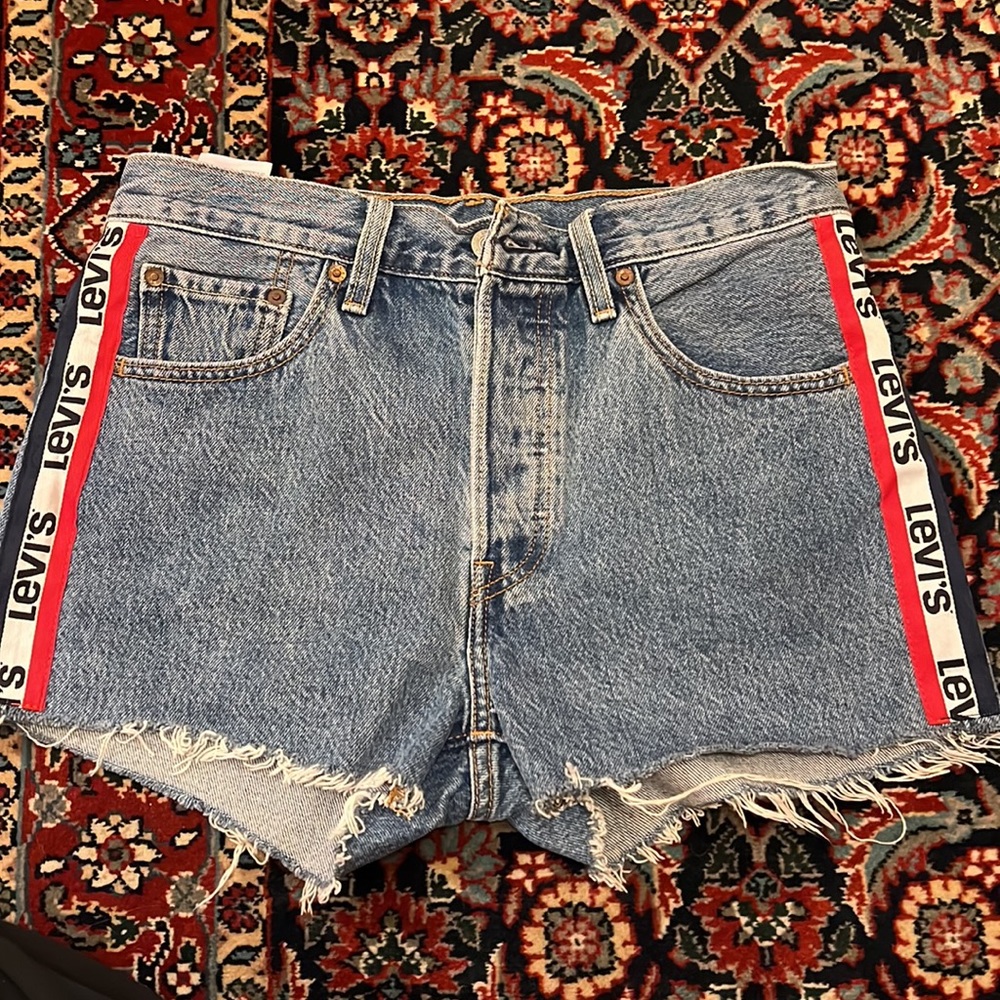 Levi’s 501 cutoff shorts - Picture 3 of 3